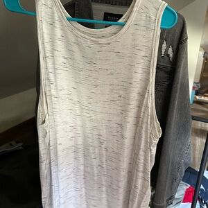 Maurice’s sleeveless